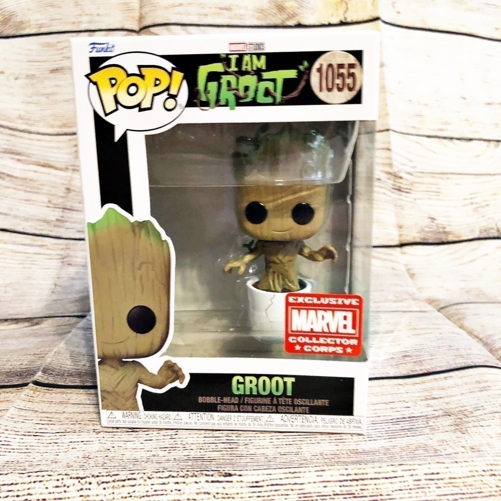 NWT Marvel Collectors Corp  Funko Pop! Groot #1055 - Picture 1 of 7